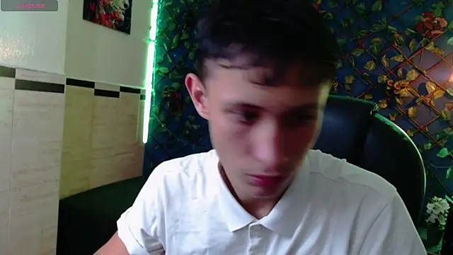 Garuo 18 online show from December 17, 2:06 am