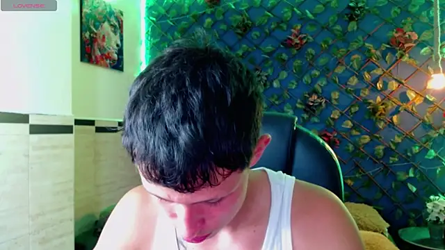 Garuo 18 online show from December 18, 2:39 am