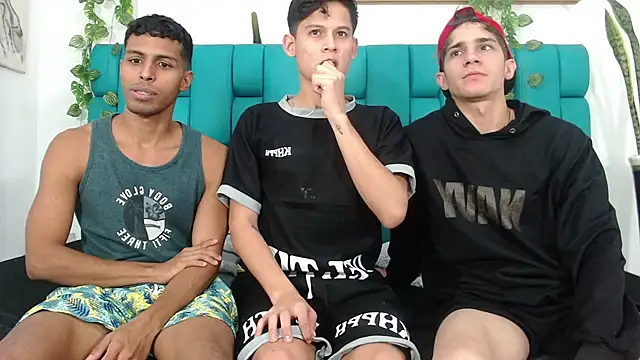 Hot Boys Latinos X online show from October 31, 12:11 am