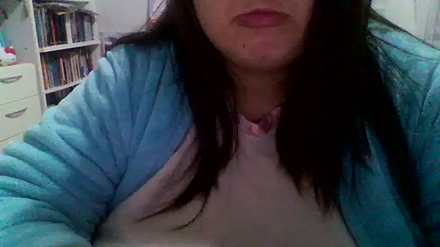 Snapshot of crazzyanne chatting on May 20, 2:29 am crazzyanne online show from May 20, 2:29 am