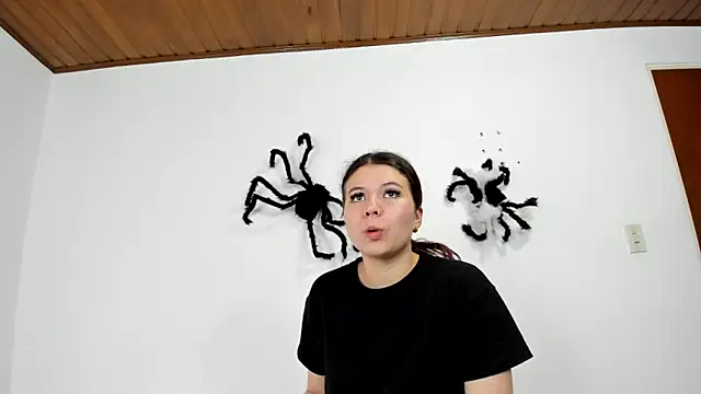 Vanessa Martinz online show from November 2, 12:29 pm