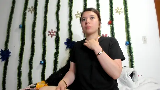 Vanessa Martinz online show from December 15, 12:42 pm