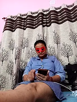 Hotty girl25 online show from December 14, 8:20 am