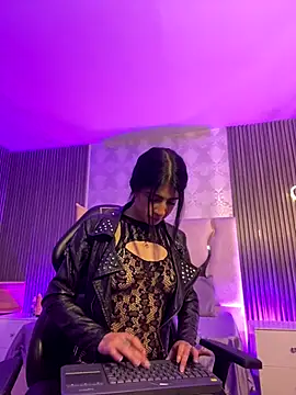 Snapshot of MAIILY_TAY chatting on November 14, 12:04 pm MAIILY TAY online show from November 14, 12:04 pm