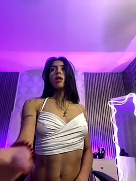 Snapshot of MAIILY_TAY chatting on November 16, 12:33 pm MAIILY TAY online show from November 16, 12:33 pm