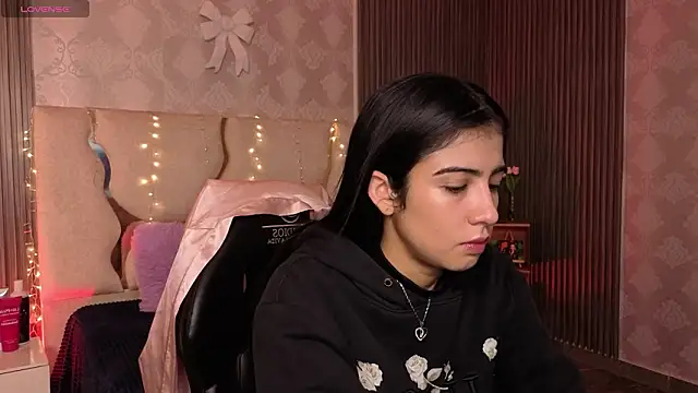 MAIILY TAY online show from February 18, 12:23 pm