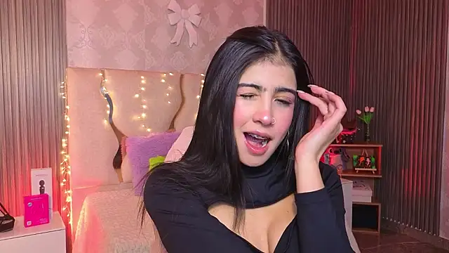 MAIILY TAY online show from March 17, 7:28 pm