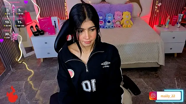 MAIILY TAY online show from March 26, 12:00 pm