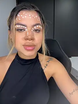 Alanna-foxx online show from November 1, 12:34 am