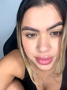 Alanna-foxx online show from November 22, 4:00 am