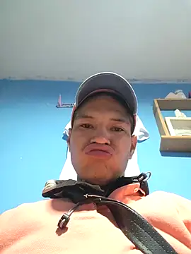 Ojitosbrrr online show from November 4, 1:21 pm