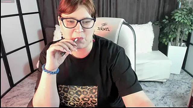 Snapshot of KendallRoie chatting on October 26, 9:26 am KendallRoie online show from October 26, 9:26 am