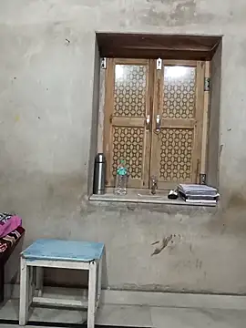 Snapshot of Best_couple2001 chatting on February 3, 5:27 am Best couple2001 online show from February 3, 5:27 am