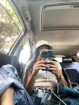 phenixpink22 online show from November 6, 5:58 pm