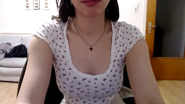 Snapshot of bellefleurrr chatting on November 4, 9:47 pm bellefleurrr online show from November 4, 9:47 pm