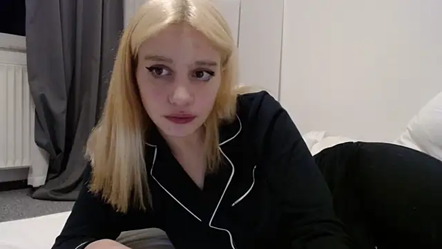 Snapshot of bellefleurrr chatting on December 15, 8:57 pm bellefleurrr online show from December 15, 8:57 pm