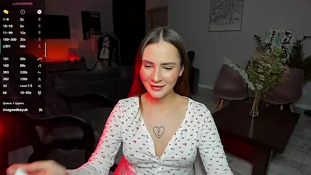 Cleojuice online show from November 4, 1:32 pm