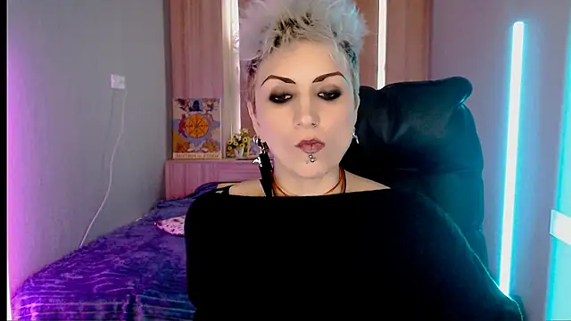 Snapshot of Sweet-n-Strong chatting on February 20, 6:26 am Sweet-n-Strong online show from February 20, 6:26 am