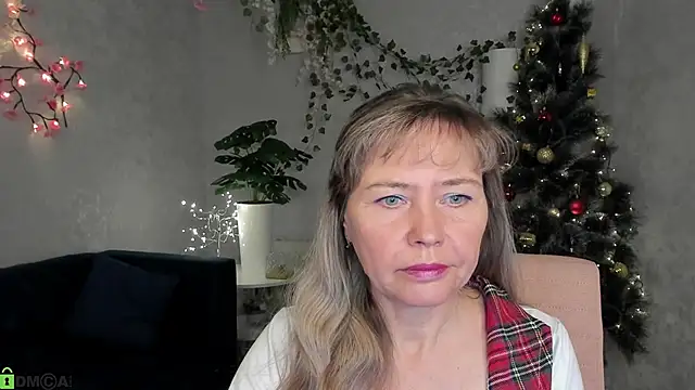 Carla Vogue online show from December 5, 10:57 am