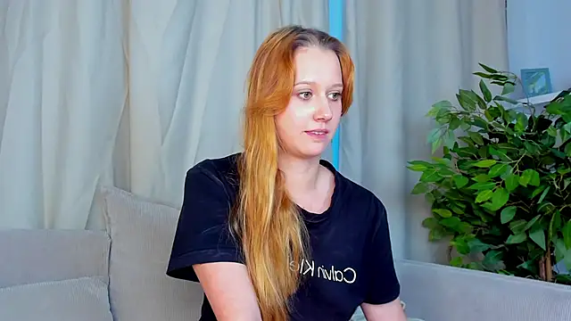 Snapshot of Charil_Wilson chatting on November 17, 4:29 am Charil Wilson online show from November 17, 4:29 am