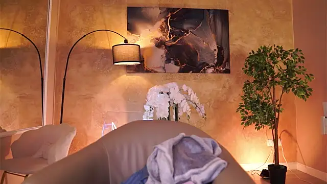 MaddieBryggs online show from February 27, 10:04 am