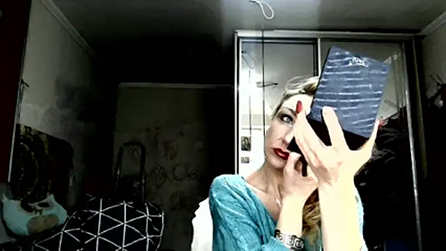 Snapshot of LilaniLoverx chatting on January 14, 12:44 pm LilaniLoverx online show from January 14, 12:44 pm