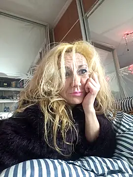 Snapshot of LilaniLoverx chatting on February 23, 11:13 pm LilaniLoverx online show from February 23, 11:13 pm