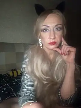 Snapshot of LilaniLoverx chatting on March 5, 11:23 pm LilaniLoverx online show from March 5, 11:23 pm