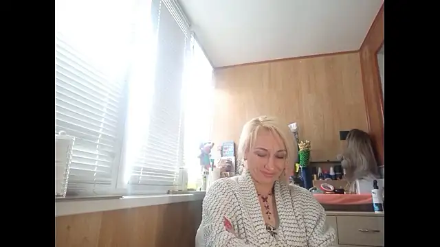 Snapshot of LilaniLoverx chatting on April 14, 11:27 am LilaniLoverx online show from April 14, 11:27 am