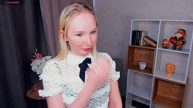 Snapshot of NorikoLiebeck chatting on October 25, 7:05 am NorikoLiebeck online show from October 25, 7:05 am