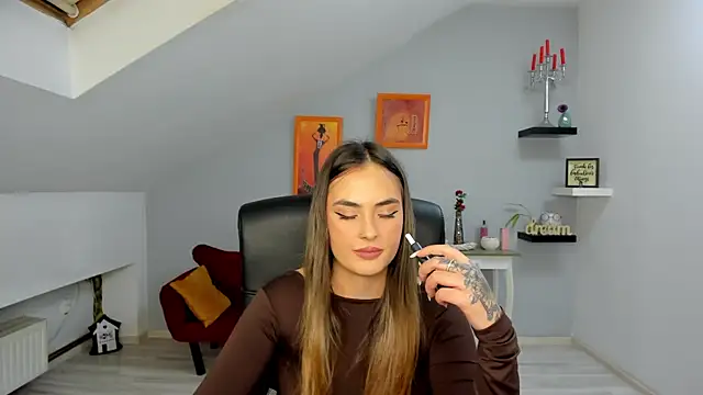 SerenLys online show from November 7, 8:20 pm