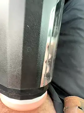 Snapshot of Quickcum2201 chatting on December 13, 7:53 pm Quickcum2201 online show from December 13, 7:53 pm