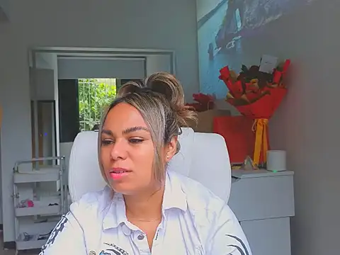 Snapshot of diosadeluniverso chatting on March 17, 12:19 pm diosadeluniverso online show from March 17, 12:19 pm