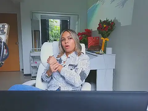 Snapshot of diosadeluniverso chatting on March 18, 12:52 pm diosadeluniverso online show from March 18, 12:52 pm