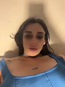 Snapshot of gigi333regi chatting on November 28, 8:33 pm gigi333regi online show from November 28, 8:33 pm