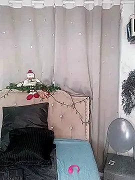 eva delight  online show from November 24, 11:10 am