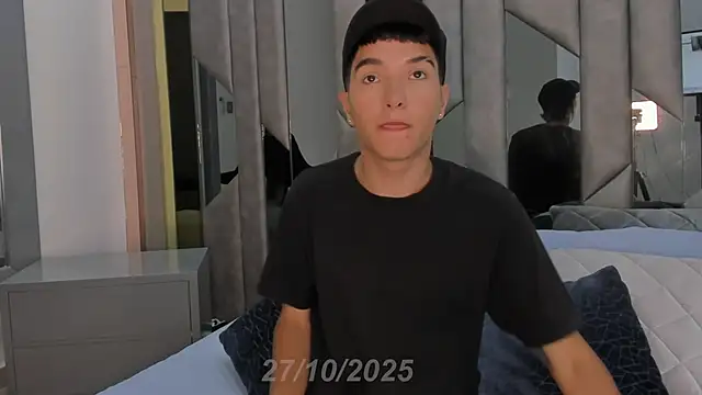 Snapshot of Dallen_Grant chatting on October 27, 12:09 pm Dallen Grant online show from October 27, 12:09 pm