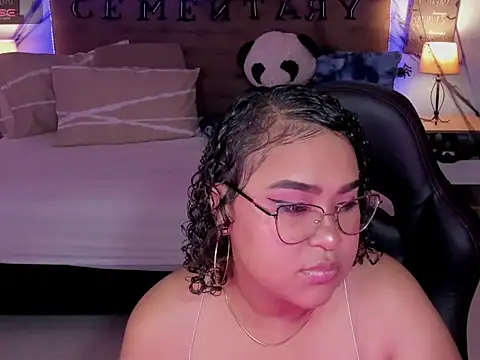 Snapshot of Prettyy_zoe chatting on October 29, 11:56 am Prettyy zoe online show from October 29, 11:56 am