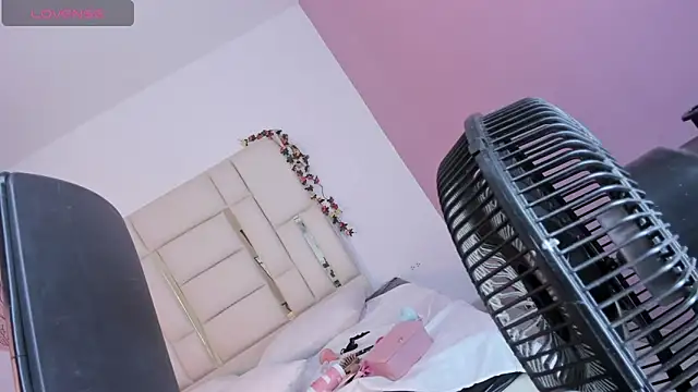 Maxxine VX online show from November 22, 8:35 am