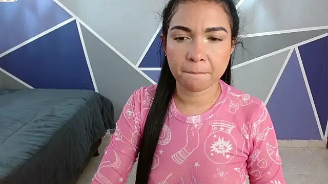 Snapshot of AliceSmity_ chatting on November 10, 5:56 pm AliceSmity online show from November 10, 5:56 pm