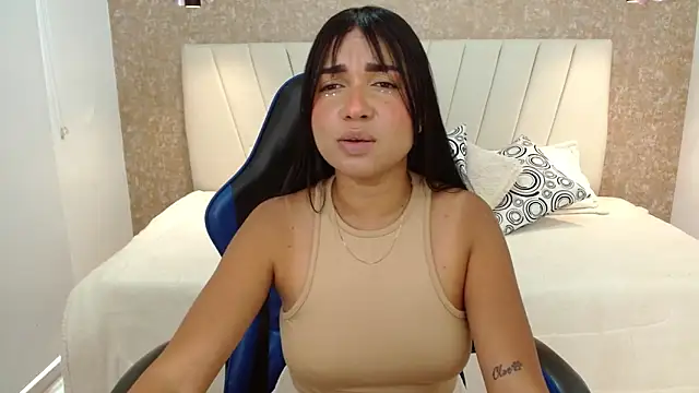 Snapshot of AliceSmity_ chatting on November 21, 5:44 pm AliceSmity online show from November 21, 5:44 pm