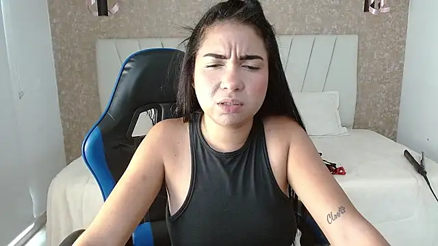 Snapshot of AliceSmity_ chatting on November 28, 5:48 pm AliceSmity online show from November 28, 5:48 pm