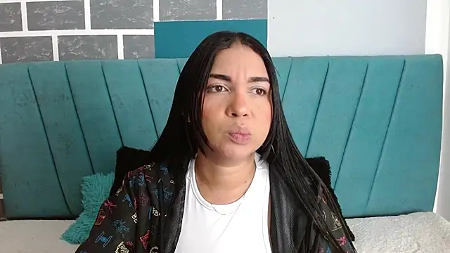 Snapshot of AliceSmity_ chatting on December 15, 12:09 pm AliceSmity online show from December 15, 12:09 pm