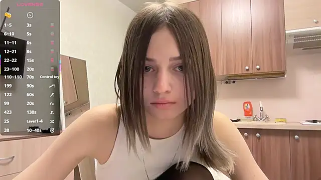 Snapshot of AidaGloshen chatting on December 4, 1:31 pm AidaGloshen online show from December 4, 1:31 pm