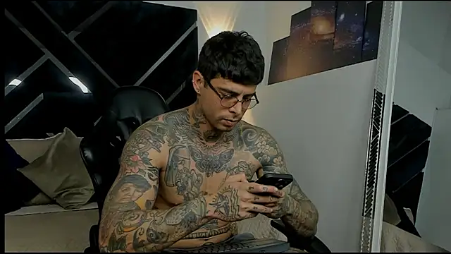 Snapshot of MATEO_DILUCA chatting on February 1, 9:35 pm MATEO DILUCA online show from February 1, 9:35 pm