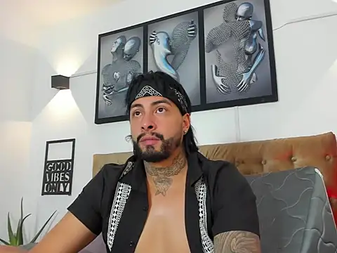 Snapshot of christopher_palmerjs chatting on November 18, 2:06 am christopher palmerjs online show from November 18, 2:06 am