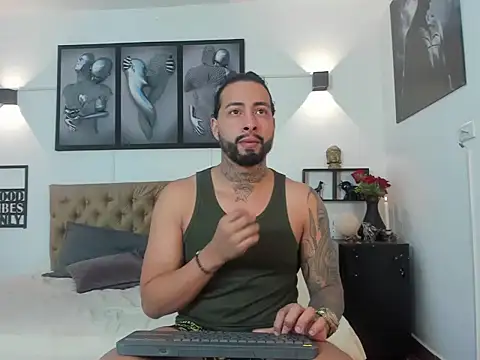 Snapshot of christopher_palmerjs chatting on November 28, 8:55 pm christopher palmerjs online show from November 28, 8:55 pm