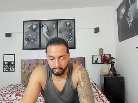 Snapshot of christopher_palmerjs chatting on December 3, 6:39 pm christopher palmerjs online show from December 3, 6:39 pm