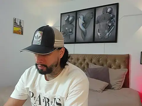 Snapshot of christopher_palmerjs chatting on December 15, 1:54 am christopher palmerjs online show from December 15, 1:54 am