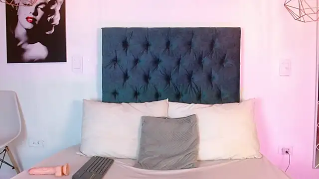 Desire Evelyn online show from January 16, 12:09 pm